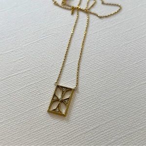 Cross necklace flower pendant diamond necklace